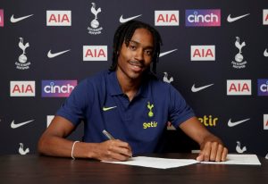 Djed Spence sah menjadi rekrutan ke 6 Spurs
