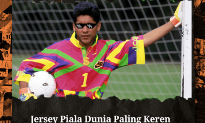 Jorge Campos mengenakan Jersey Piala Dunia hasil disainnya sendiri