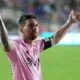 Lionel Messi di laga debutnya bersama Inter Miami. Messi langsung mencetak gol penentu kemenangan Inter Miami di menit akhir laga.