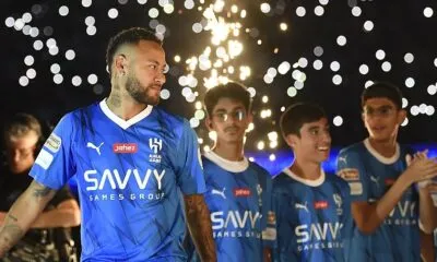 Neymar jr resmi berseragam Al Hilal