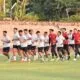 Timnas Indonesia U23 melakukan latihan jelang laga di kualifikasi Piala Asia 2024